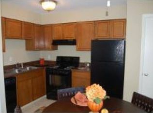 2949 Scarborough Rd, Cleveland Heights, OH 44118