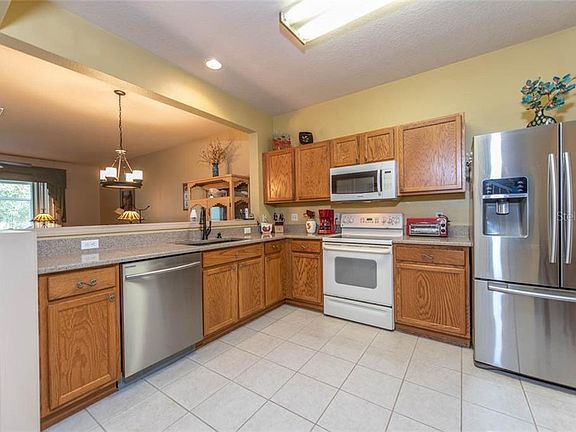 4th image of 1034 Vista Cay Ct