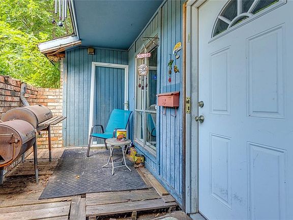 2nd image of 2243 Donna Dr #2245-2247-2249