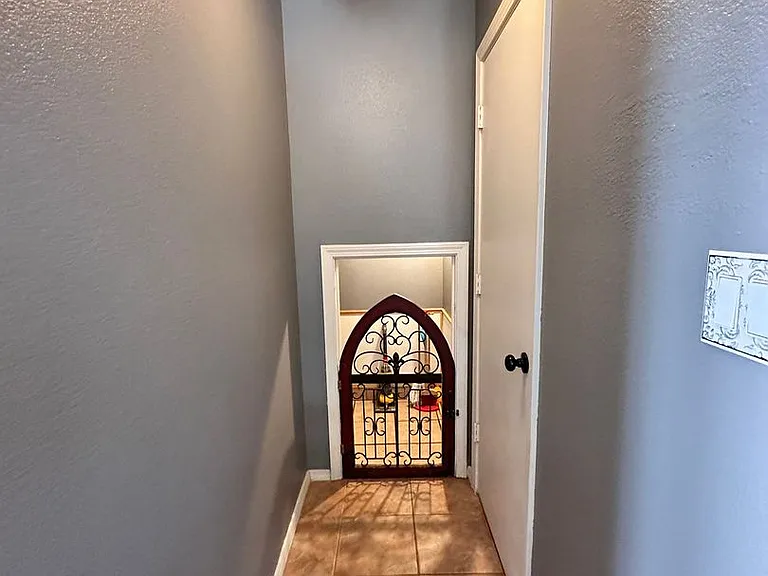 651 Vermilion Ct NW — Photo 8