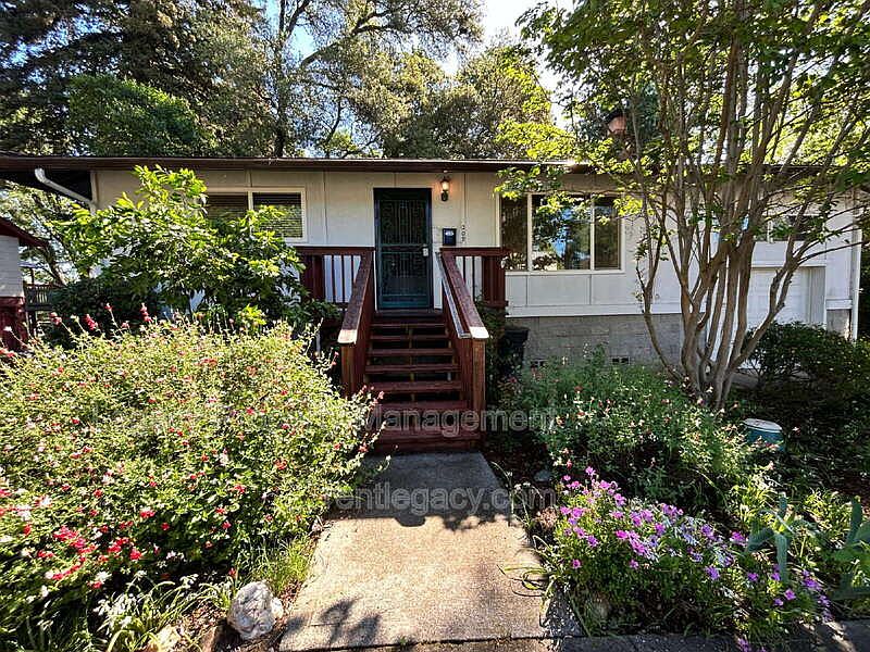 1st image of 209 Willow Ave