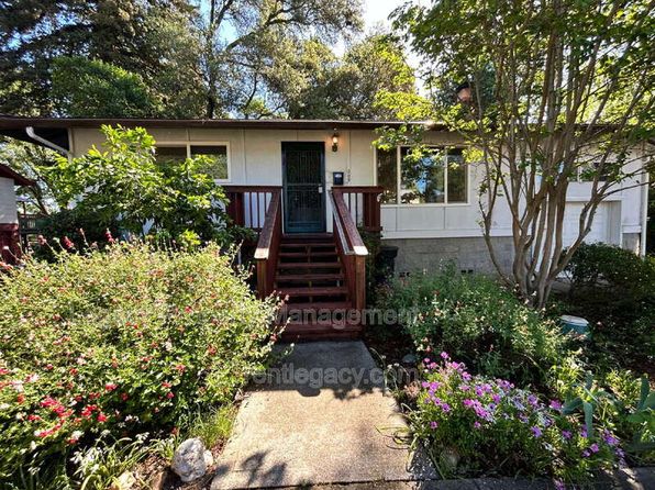 209 Willow Ave