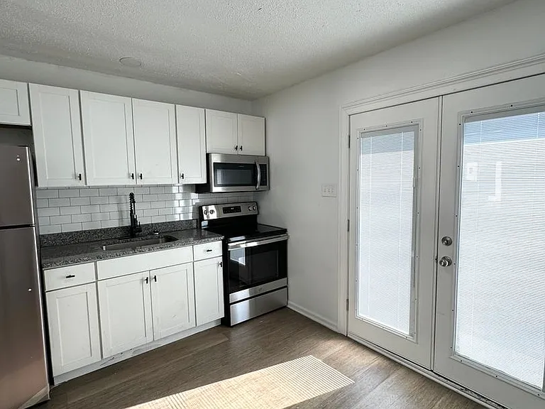 306 N Jackson St — Photo 39