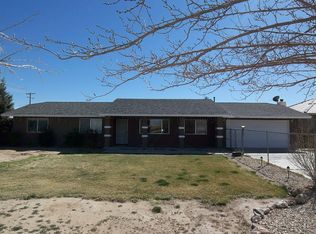 14695 Dos Palmas Rd, Victorville, CA 92392