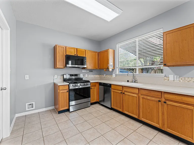 8802 Ancient Willow Dr — Photo 12