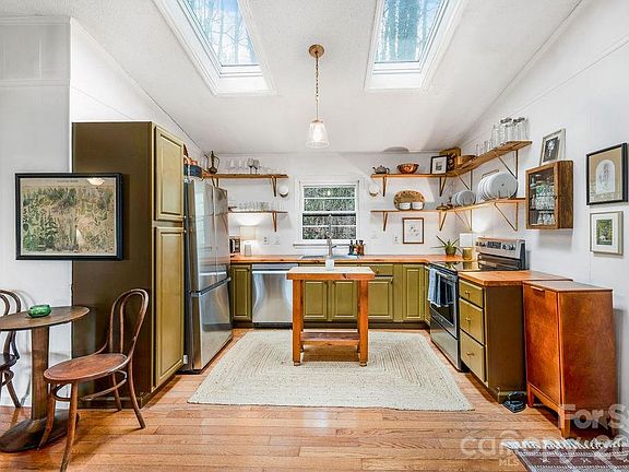 5th image of 355 E View Rd