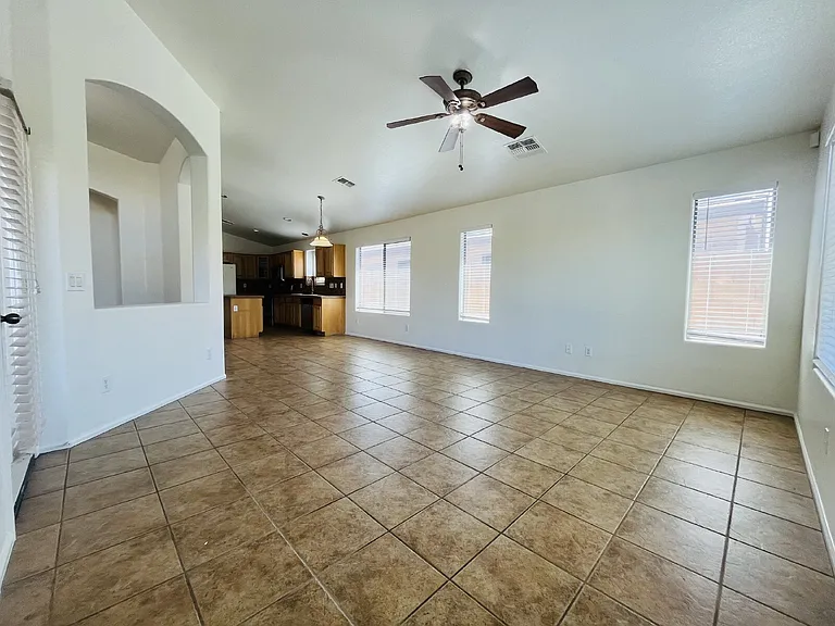 8202 S 47th Ave — Photo 9