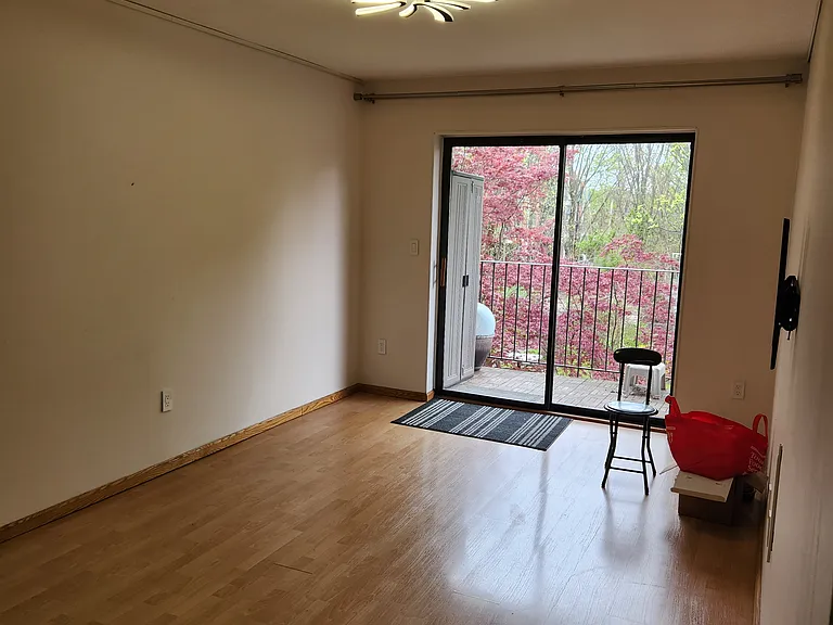 2613 Emmons Ave #2B — Photo 2
