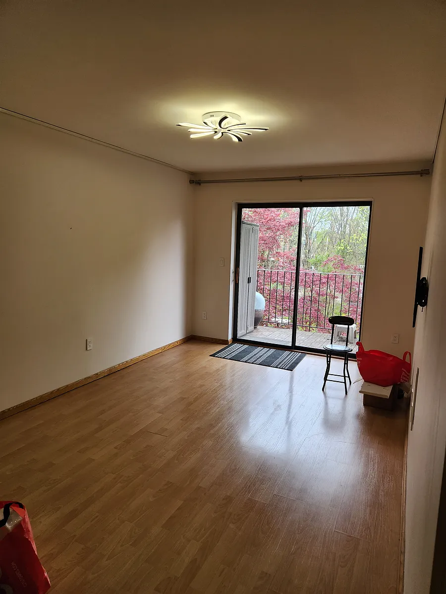 Building Photo - 2613 Emmons Ave #2B