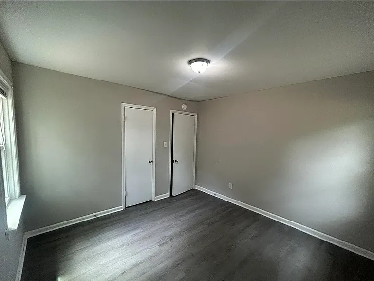 800 Crawford St S — Photo 7