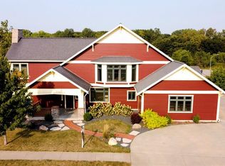 1729 W 4th St, Pella, IA 50219