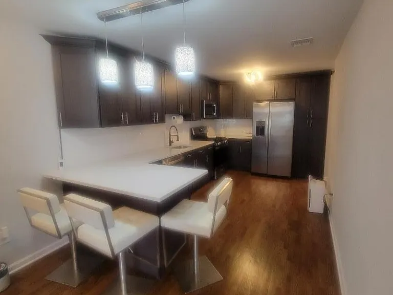 212 N Walnut St — Photo 5