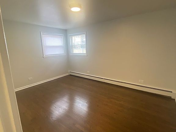 4th image of 7947-53 S King Dr W #3W