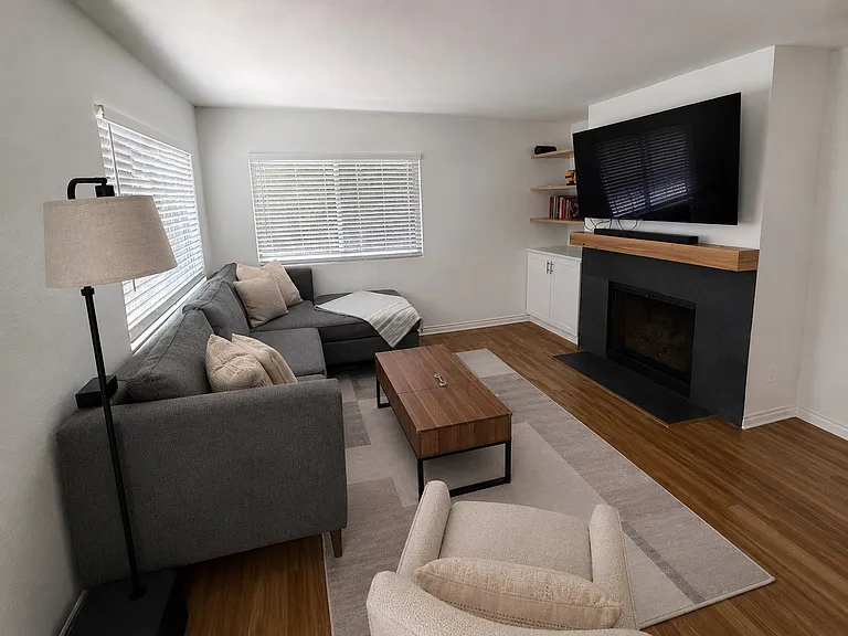 9949 Maya Linda Rd #32 — Photo 2