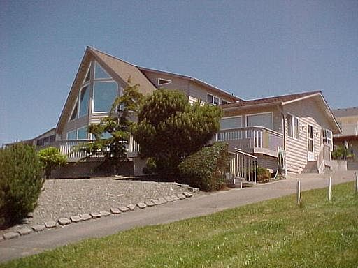1st image of 718 Hacienda Dr