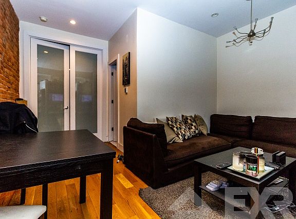 2nd image of 1058 Bergen St Floor 2