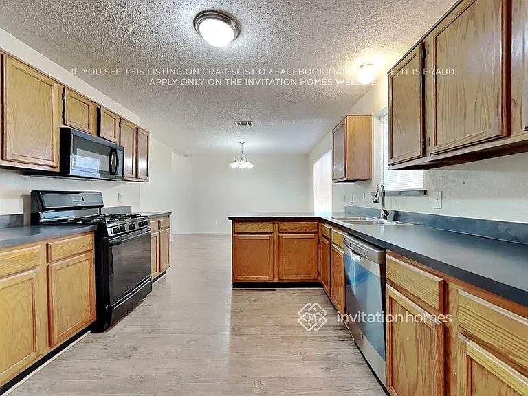 8405 Pacific Pearl Dr — Photo 9
