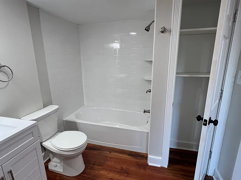 151 W Maple Ave #5 — Photo 27