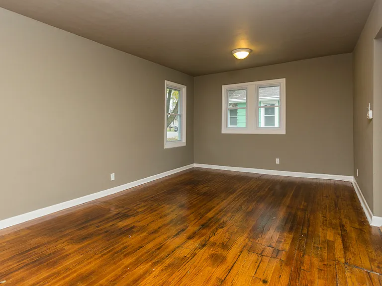 2618 E Grand Ave — Photo 9