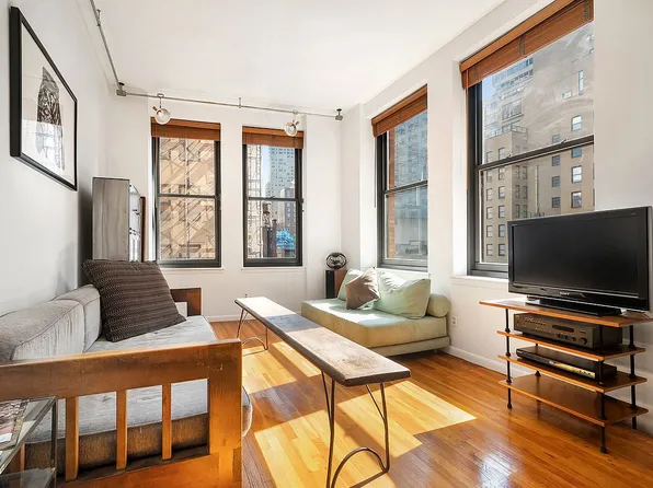65 Nassau St APT 7B, New York, NY 10038