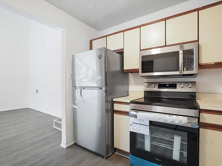 145 Snowshoe Ct #204 — Photo 6