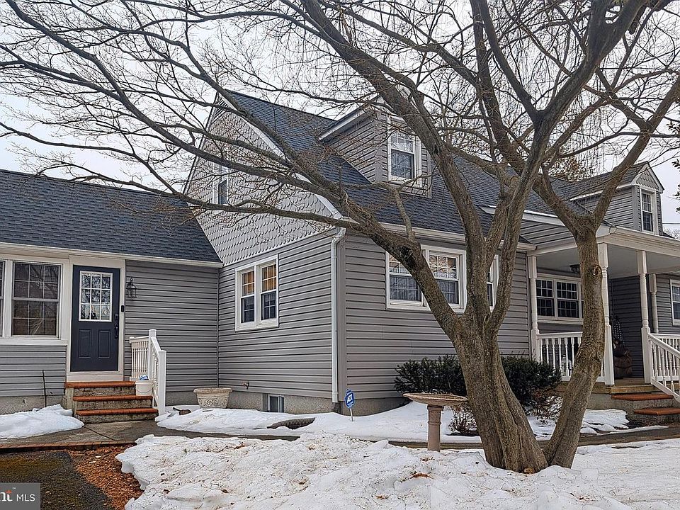 1st image of 103 N Brentwood Ave