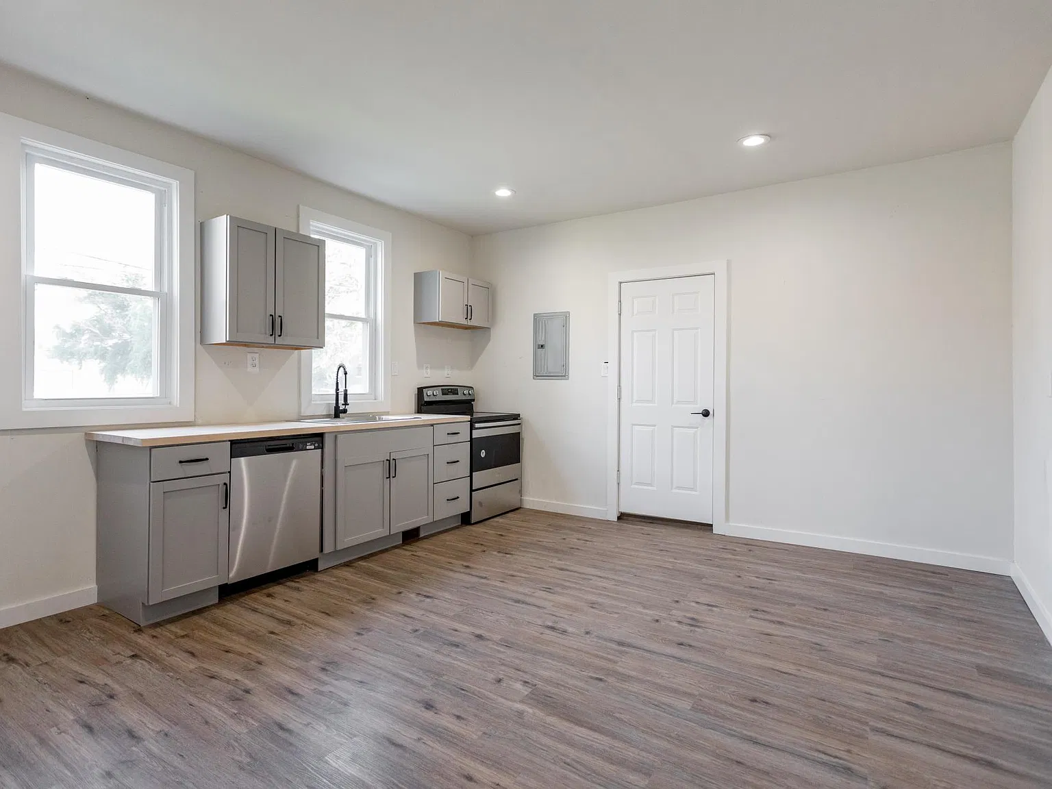 1 bed, $1,100 — Photo 2