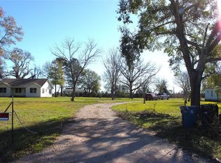 21824 Fairground Rd, Hempstead, TX 77445