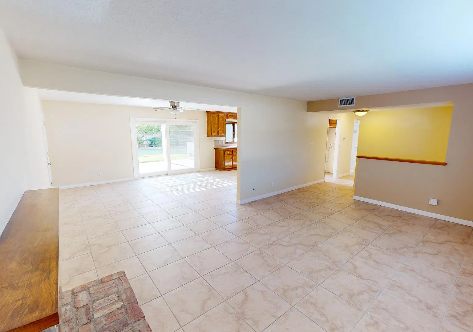 3 bed, 1441 sqft, $3,995 — Photo 3
