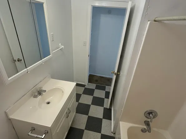 230 Riverview Ter, Seguin, TX 78155