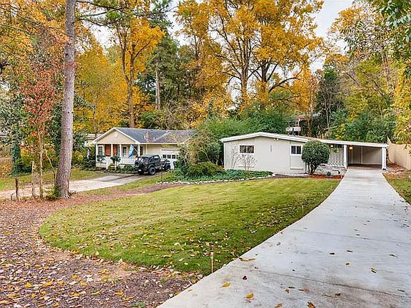 3rd image of 2589 McClave Dr