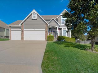 1412 SW Merryman Dr, Lees Summit, MO 64082