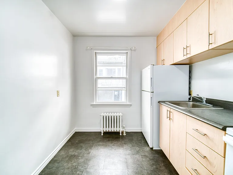 1112 Tower Rd — Photo 10