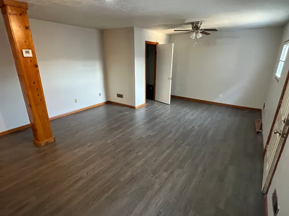 46 S London St #C, Mount Sterling, OH 43143