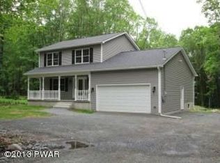 18 Airport Ln, Hawley, PA 18428