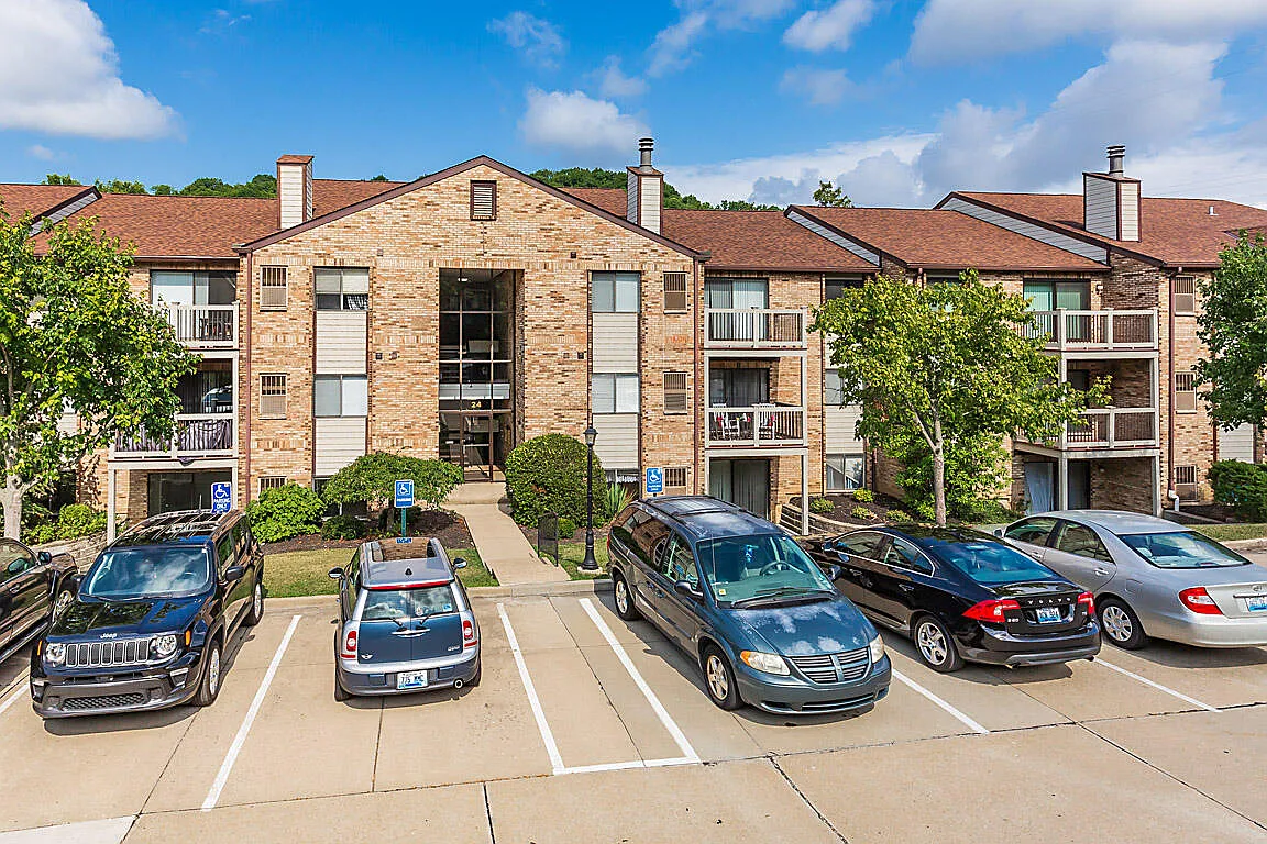 24 Woodland Hills Dr Suite 9 photo 1