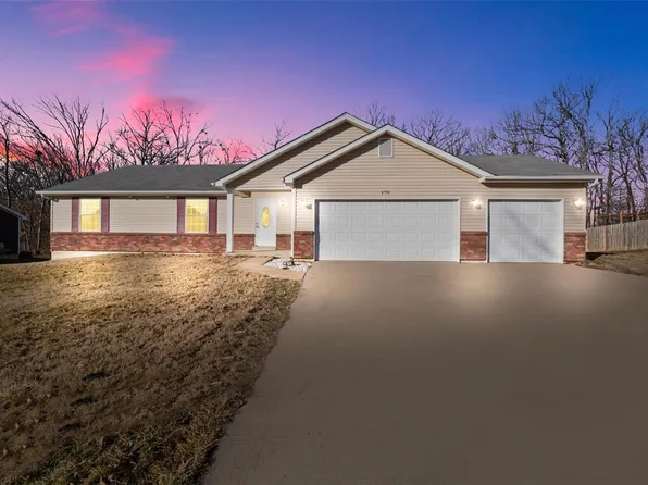 170 Village Circle Dr, Winfield, MO 63389