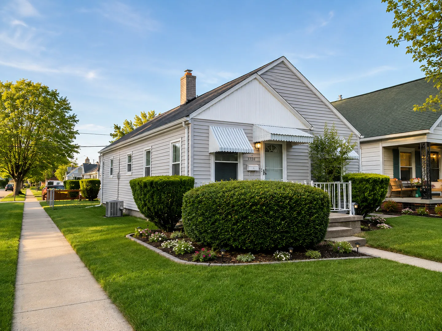 Charming 3-Bed Home with Modern Updates in Toledo 4726 Burnham Ave — Photo 1