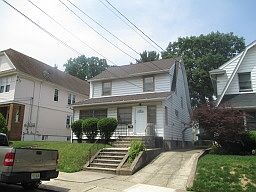 2nd image of 220 E 19th St