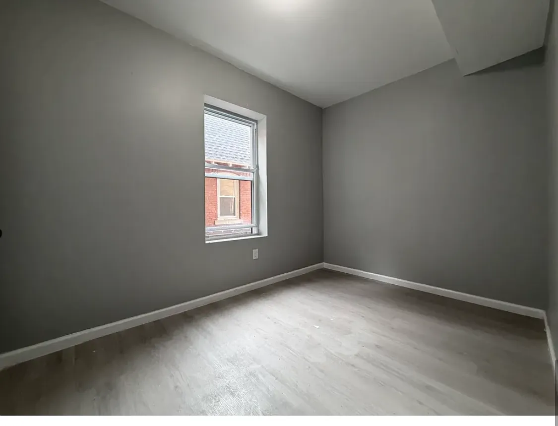 4 bed, 1300 sqft, $1,950 — Photo 3