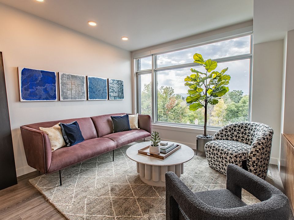 Building Photo 2