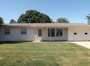710 Circle Dr, Conrad, IA 50621