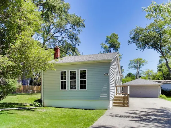 420 Lily Ln, Lakemoor, IL 60051