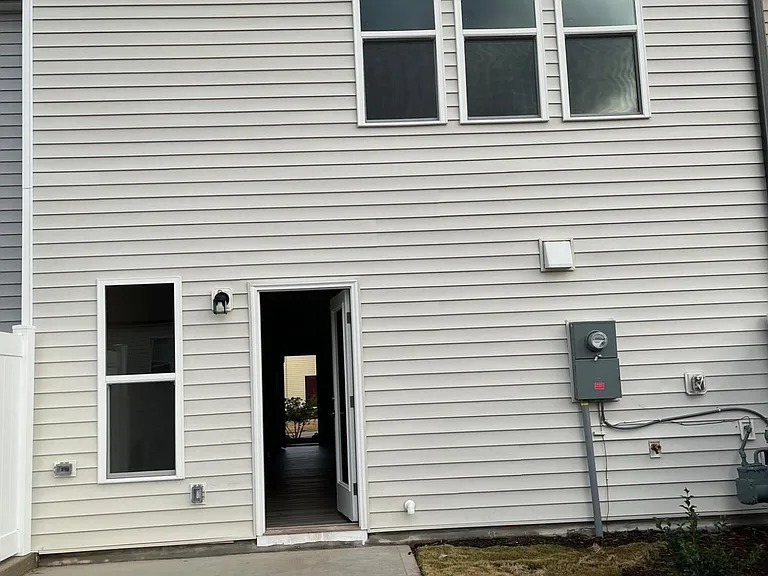 1406 Smoky Mountains St — Photo 30