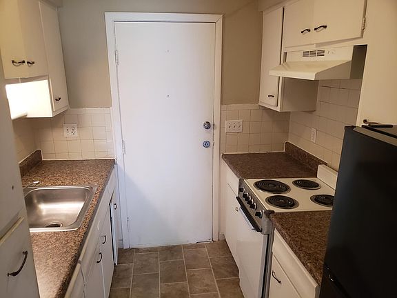 3rd image of 3410 Harrison St APT 5