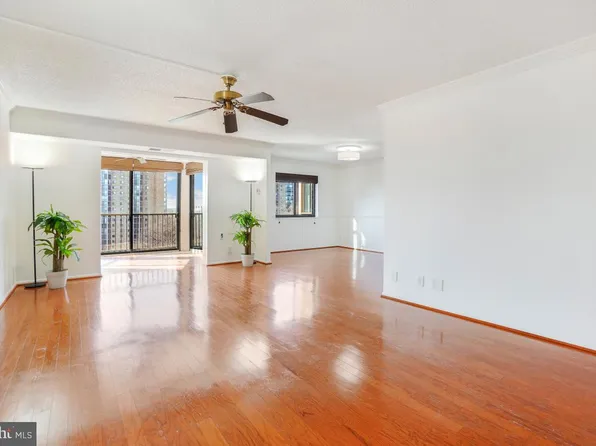 5904 Mount Eagle Dr APT 1105, Alexandria, VA 22303