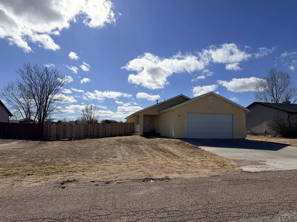 202 E Beshoar Dr, Pueblo West, CO 81007