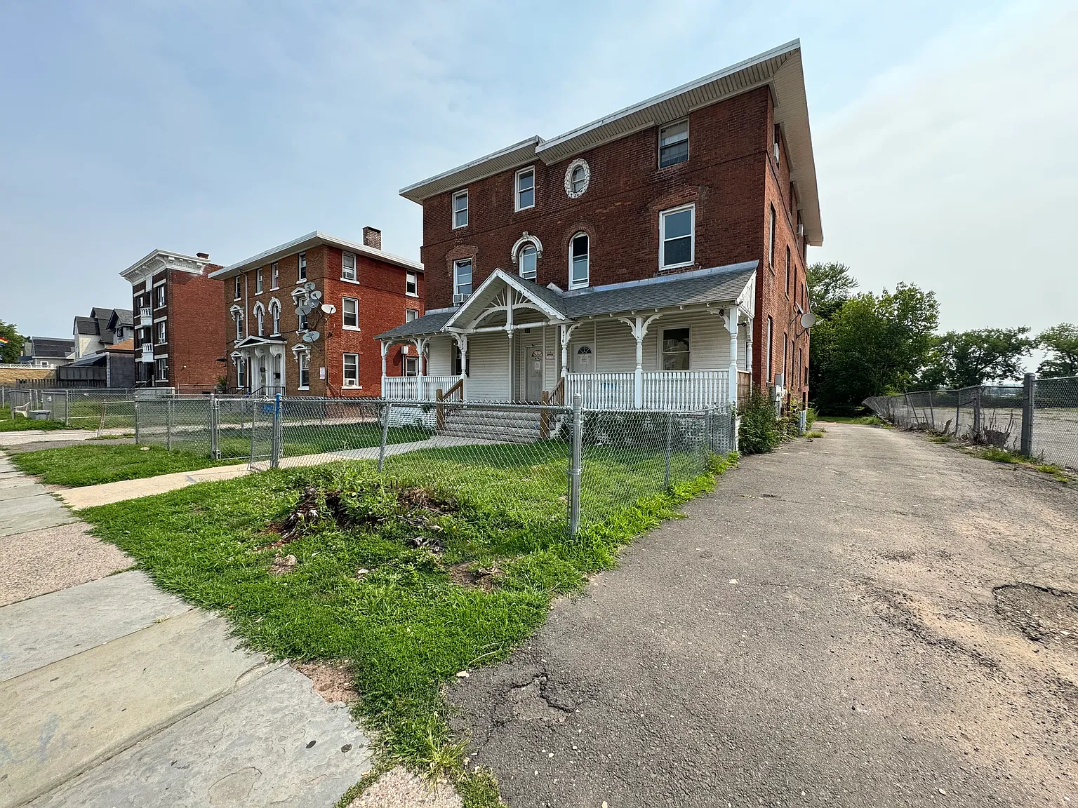 2 bed, 900 sqft, $1,475 — Photo 3