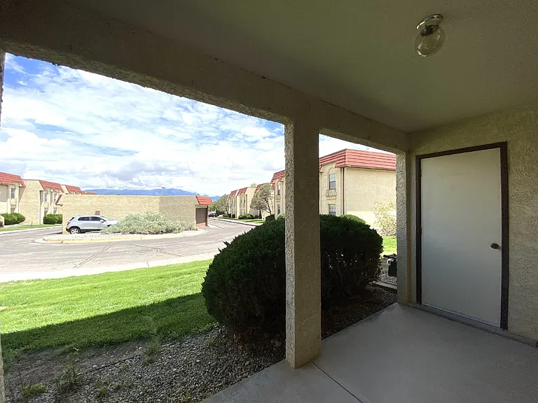 837-1D Country Club Dr SE — Photo 4
