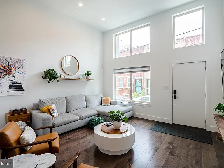 1343 S Garnet St — Photo 3